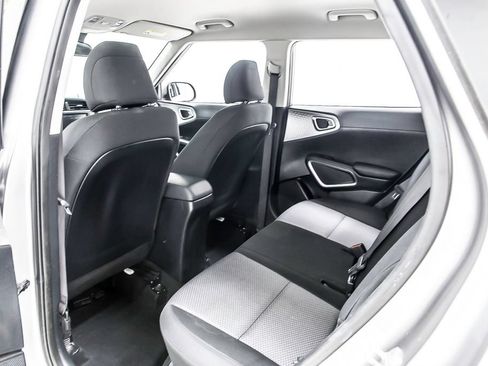 Used 2023 Kia Soul LX FWD image 29