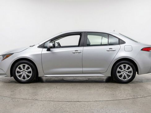 Used 2025 Toyota Corolla LE FWD image 5
