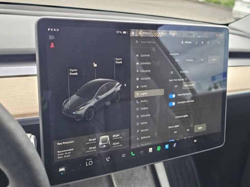 Used 2021 Tesla Model Y Long Range AWD/4WD image 34