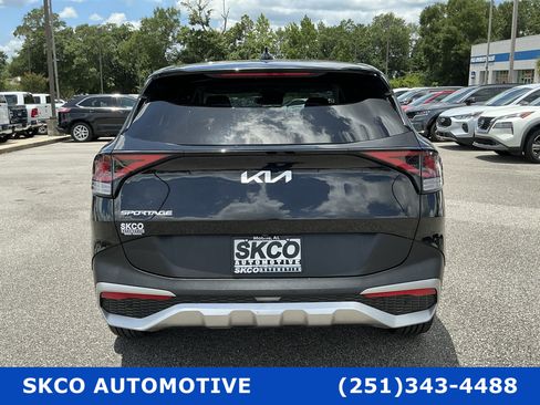 Used 2023 Kia Sportage LX FWD image 4