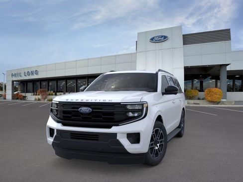 New 2026 Ford Expedition Active AWD/4WD image 2
