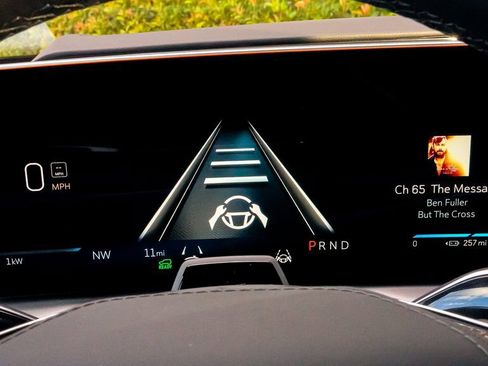 New 2026 Cadillac Vistiq Platinum image 24