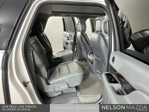 Used 2019 Lincoln Navigator L Select RWD image 15
