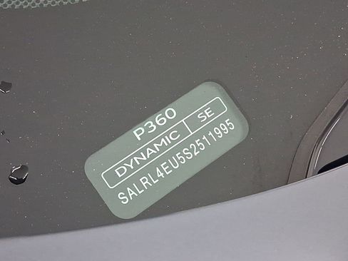 Certified 2025 Land Rover Discovery Dynamic SE AWD/4WD image 20