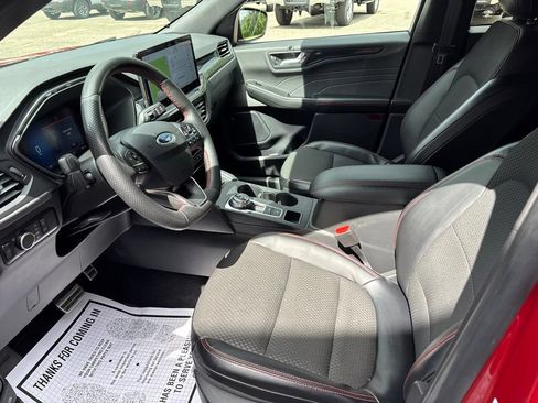 Used 2023 Ford Escape ST-Line w/ Tech Pack #1 AWD/4WD image 10