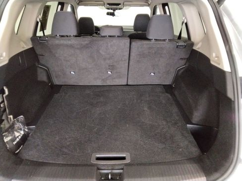 Used 2024 Nissan Rogue SV image 9