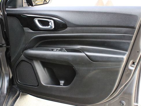 Certified 2022 Jeep Compass Latitude AWD/4WD image 23