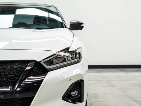 Used 2023 Nissan Maxima SR w/ Sport Mat Group FWD image 4