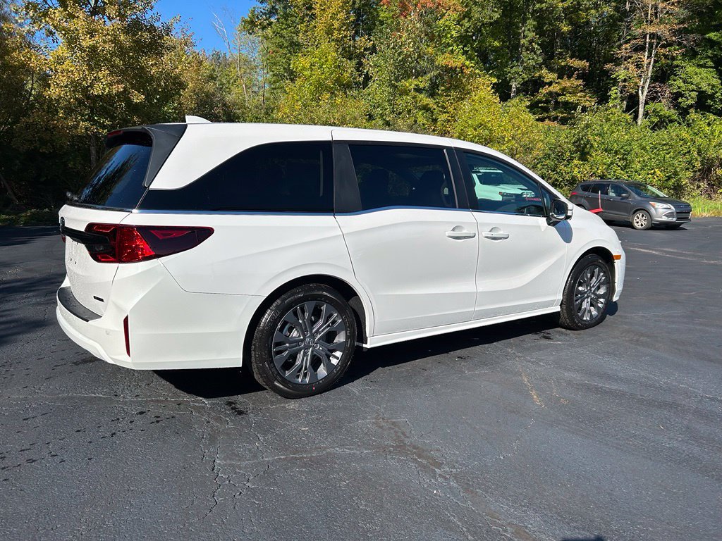 New 2027 Honda Odyssey Touring image 2