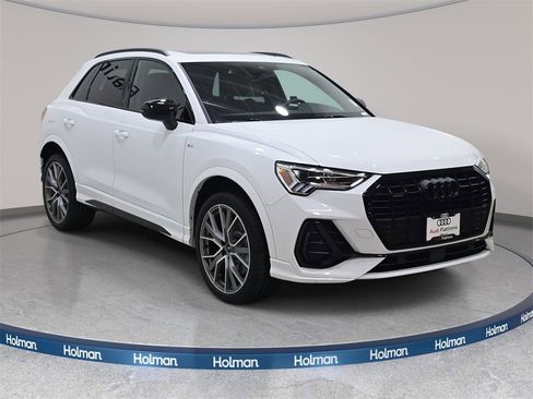 Certified 2025 Audi Q3 2.0T Premium Plus w/ Premium Plus Package image 4