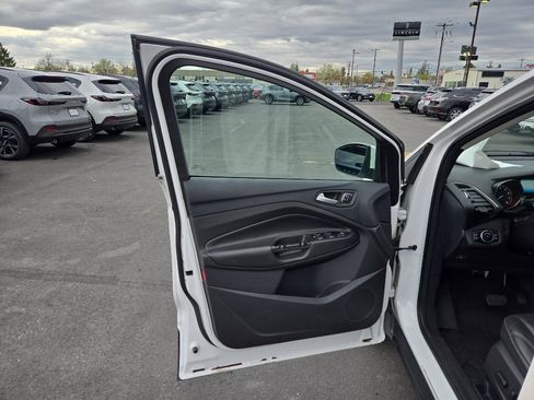 Used 2016 Ford Escape Titanium w/ Canadian Touring Package AWD/4WD image 11