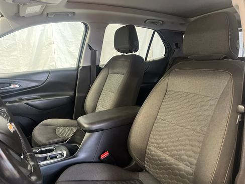 Used 2019 Chevrolet Equinox LT w/ Sun & Navigation Package AWD/4WD image 18