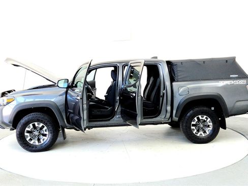 Used 2023 Toyota Tacoma TRD Off-Road image 10