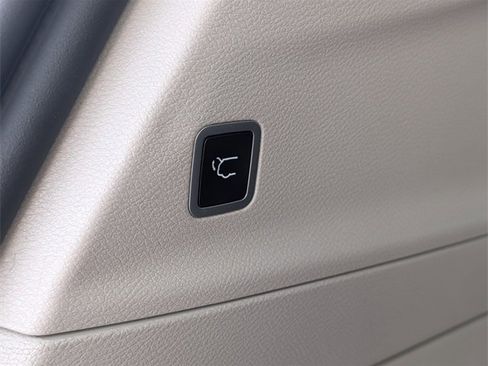 Used 2019 Chrysler Pacifica Touring Plus image 12