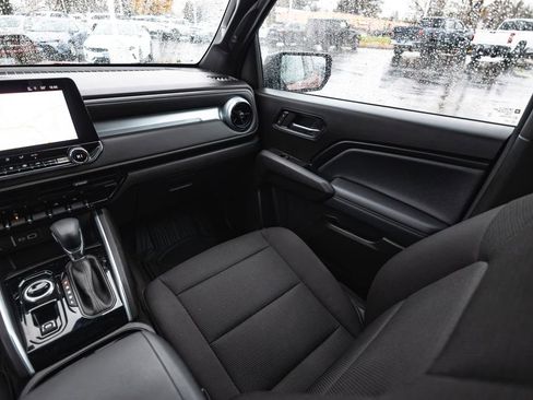 Used 2024 Chevrolet Colorado LT w/ LT Convenience Package image 16