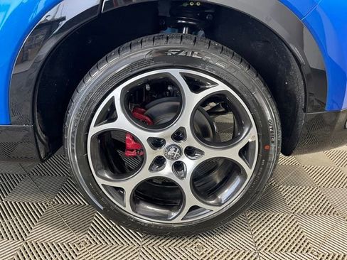 Used 2025 Alfa Romeo Tonale Veloce w/ Premium Package image 10