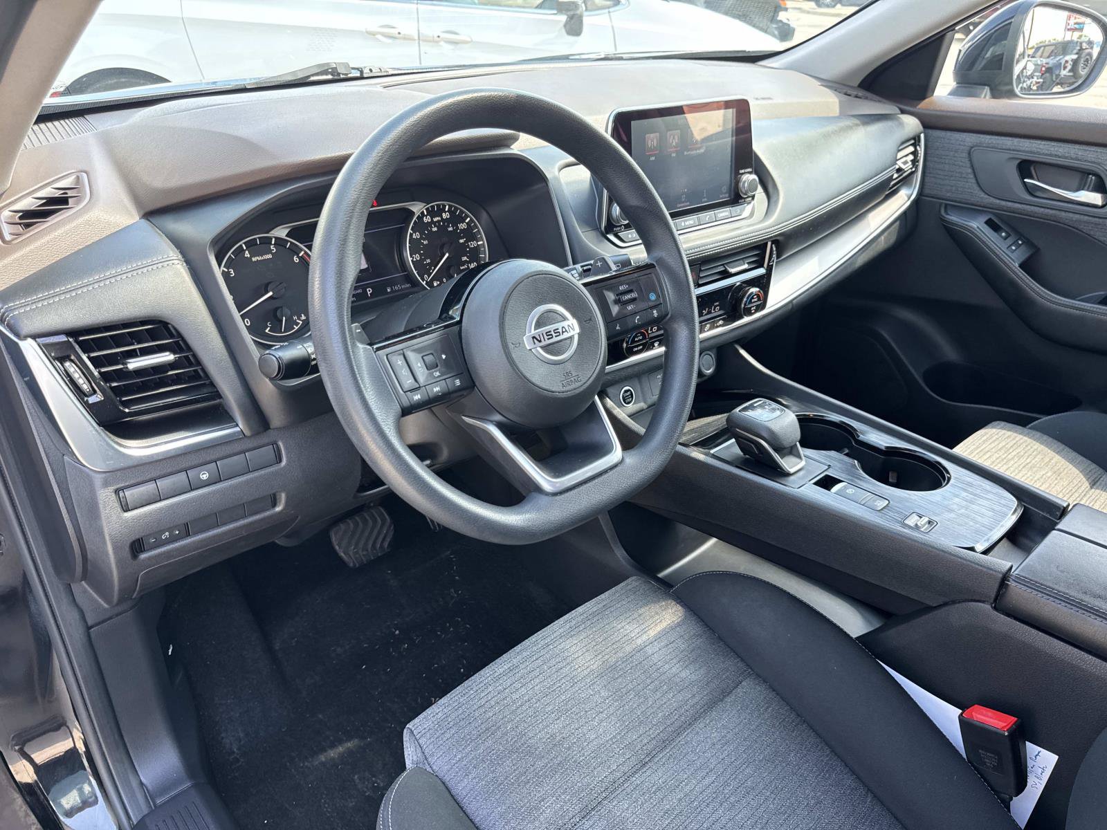 Used 2021 Nissan Rogue SV FWD image 17