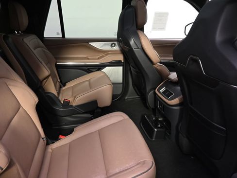 New 2027 Lincoln Navigator L Black Label AWD/4WD image 18