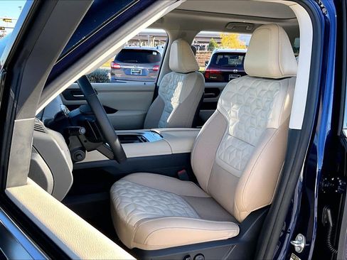 New 2026 Nissan Armada Platinum RWD image 9