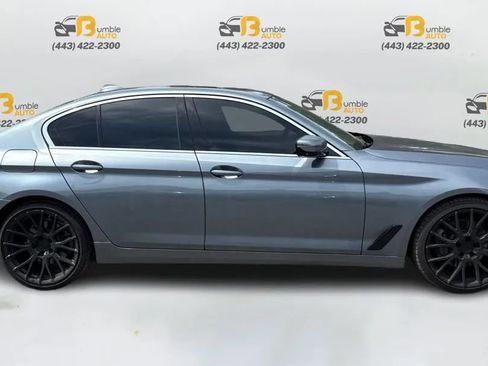 Used 2019 BMW 530i w/ Premium Package RWD image 4