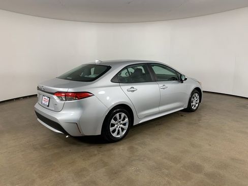 Used 2020 Toyota Corolla LE image 8