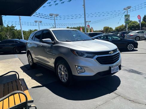 Used 2021 Chevrolet Equinox LT w/ LPO, Cargo Package image 2