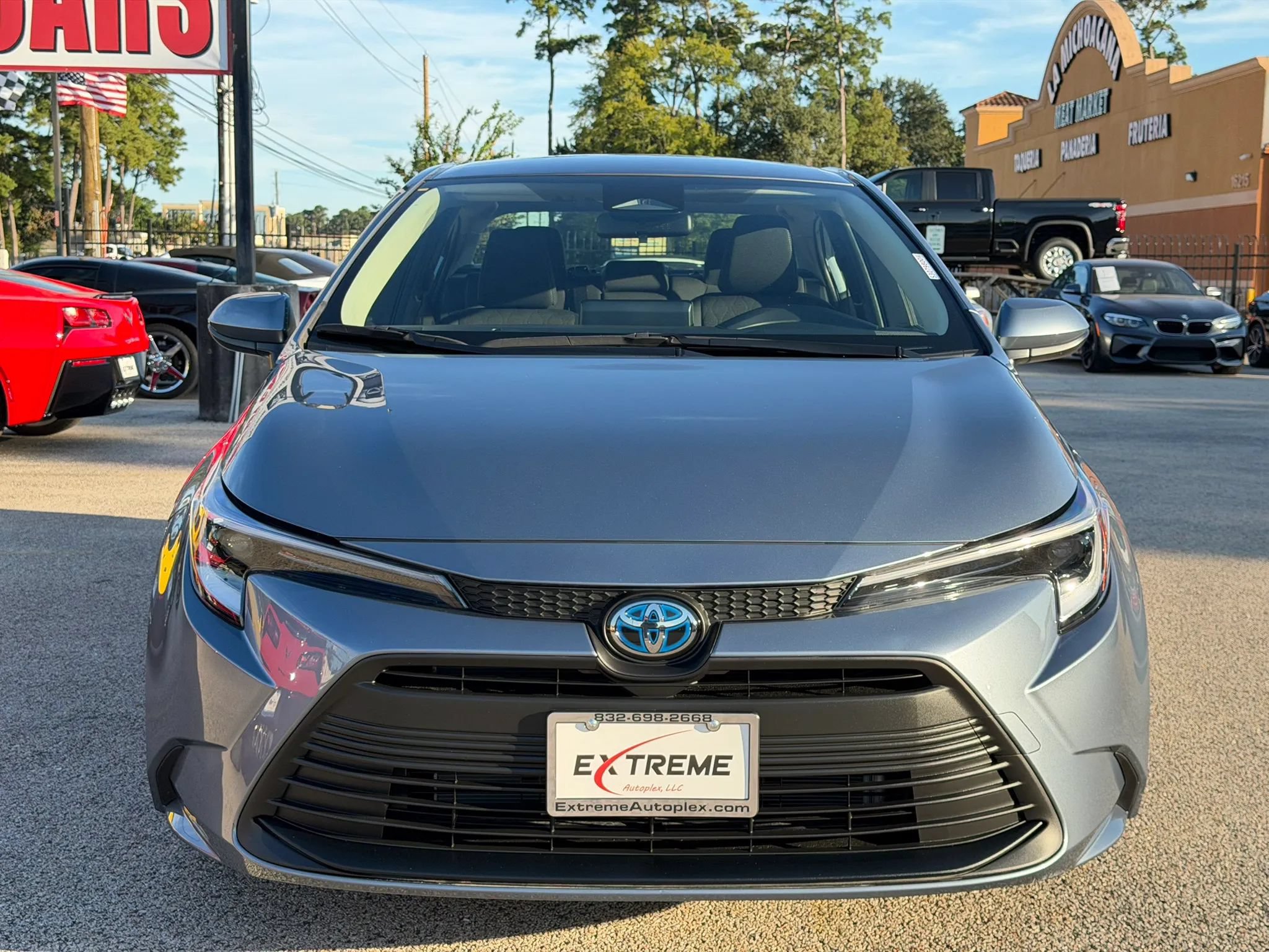 Used 2025 Toyota Corolla LE FWD image 2