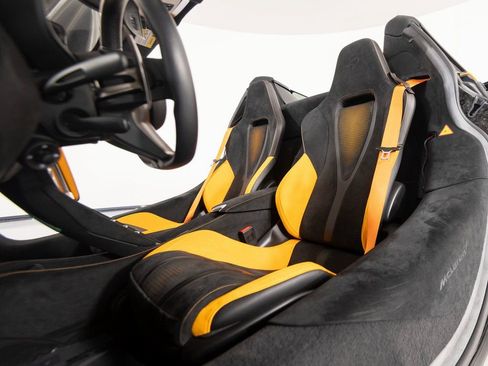 Used 2024 McLaren 750S Spider image 31