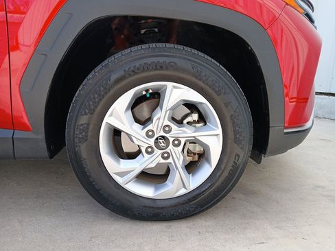 Used 2023 Hyundai Tucson SE w/ Cargo Package image 28