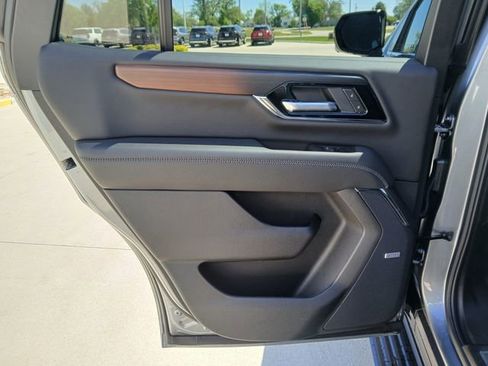 New 2026 GMC Yukon Denali w/ Denali Reserve Package AWD/4WD image 15