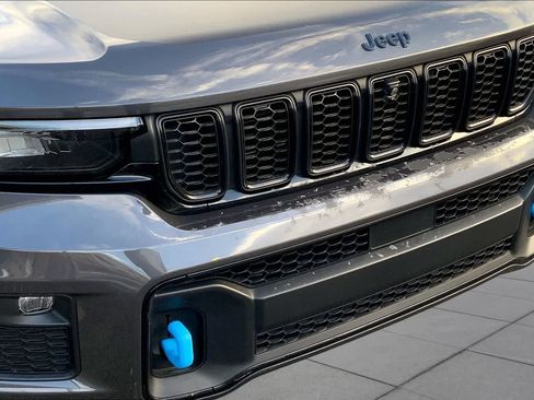 Used 2022 Jeep Grand Cherokee Trailhawk AWD/4WD image 56