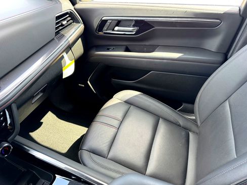 Used 2025 Chevrolet Tahoe RST w/ RST Capability Package image 31