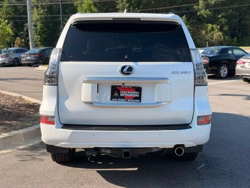 Used 2021 Lexus GX 460 Premium w/ Premium Package AWD/4WD image 9