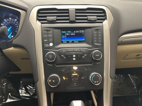 Used 2013 Ford Fusion SE FWD image 21