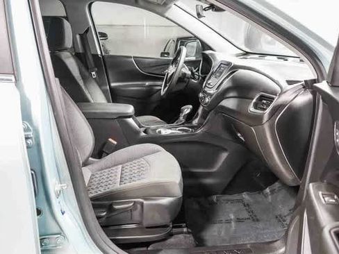Used 2022 Chevrolet Equinox LT w/ LPO, Floor Liner Package image 16