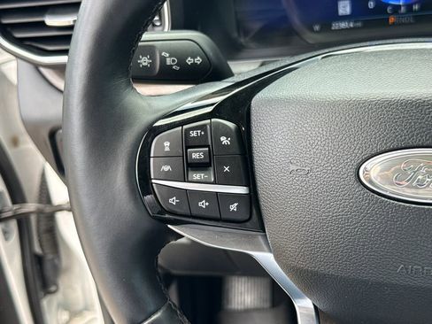 Used 2022 Ford Explorer Platinum w/ Equipment Group 601A AWD/4WD image 16