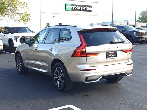 Used 2025 Volvo XC60 B5 Core image 5