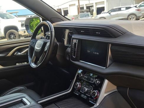 Used 2021 GMC Yukon XL Denali w/ Denali Ultimate Package AWD/4WD image 13