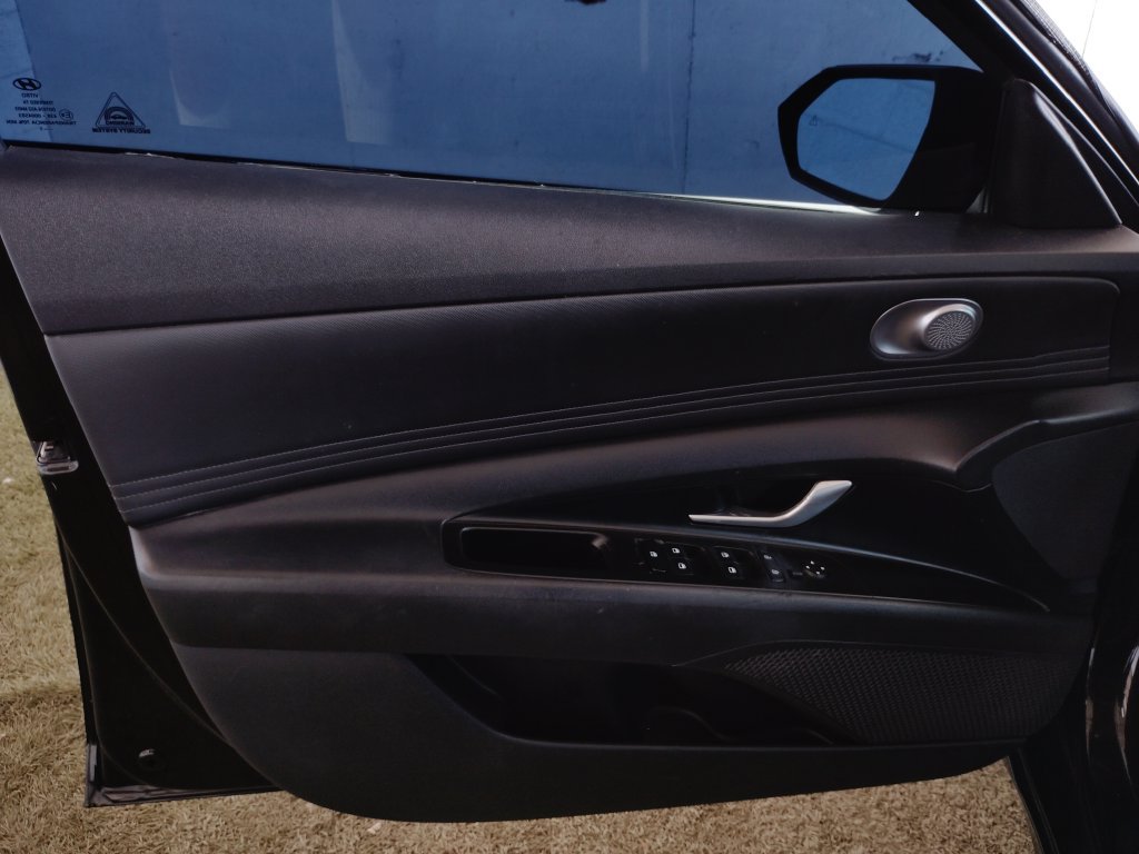 Used 2021 Hyundai Elantra SEL w/ Convenience Package FWD image 22