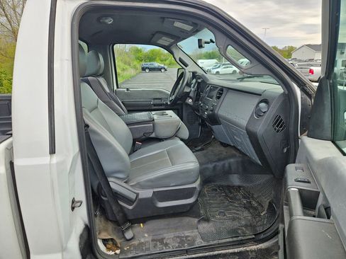Used 2013 Ford F250 XL w/ PWR Equipment Group AWD/4WD image 4