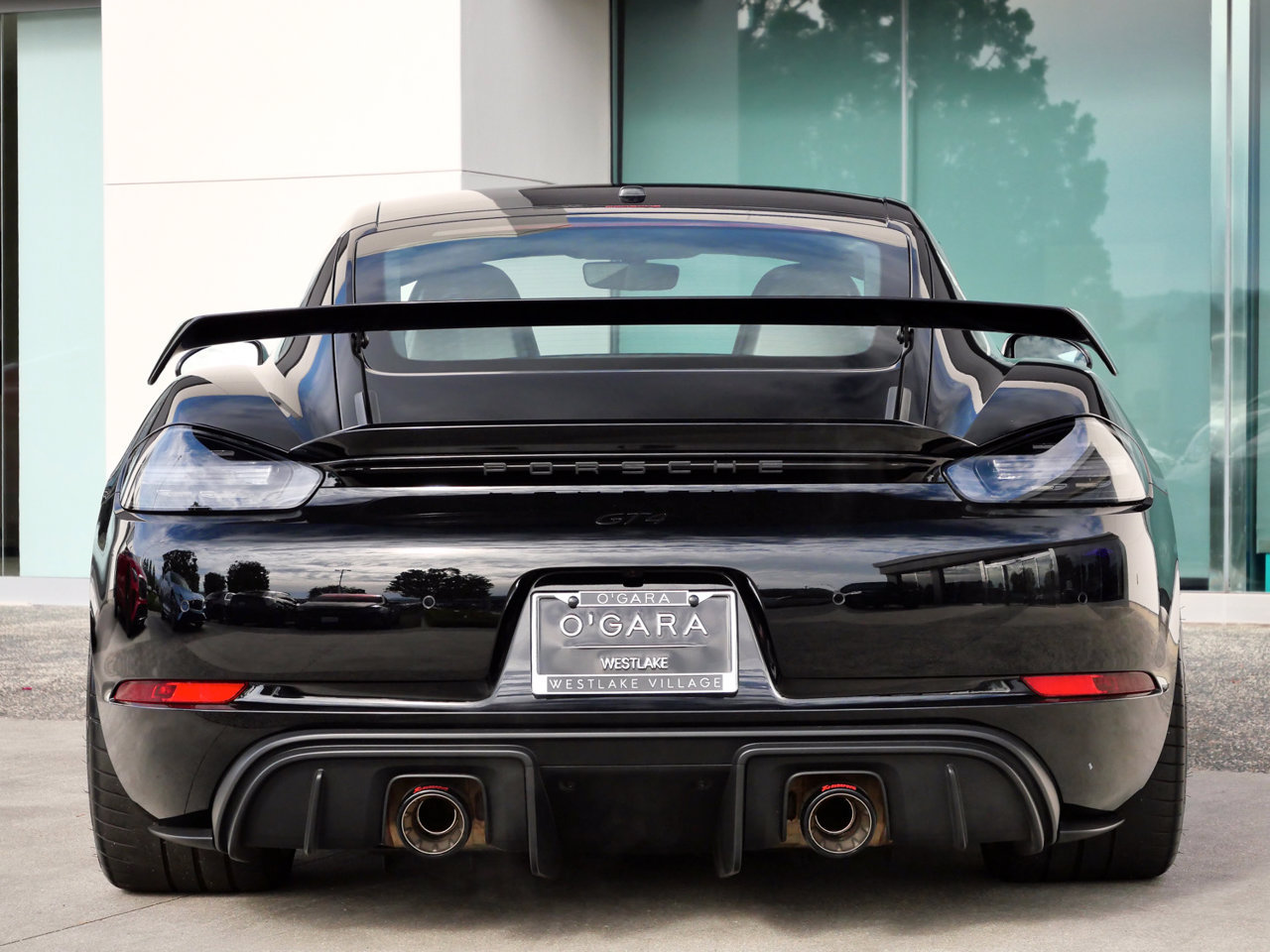 Used 2022 Porsche 718 Cayman GT4 RWD image 9