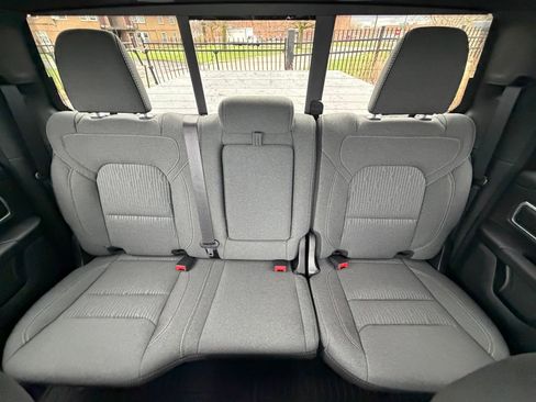 Used 2021 RAM 1500 Big Horn image 17