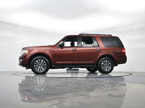 Used 2017 Ford Expedition XLT AWD/4WD image 38