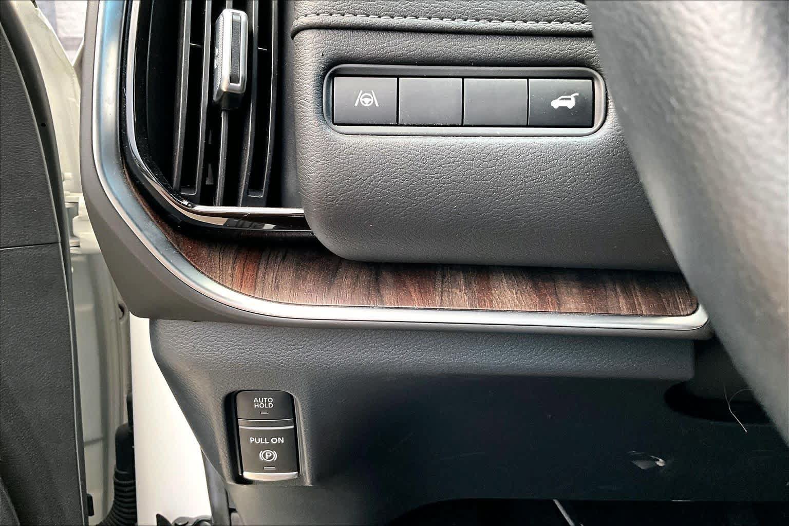 Used 2026 Nissan Armada SL w/ Captain's Chari Seat Package AWD/4WD image 26