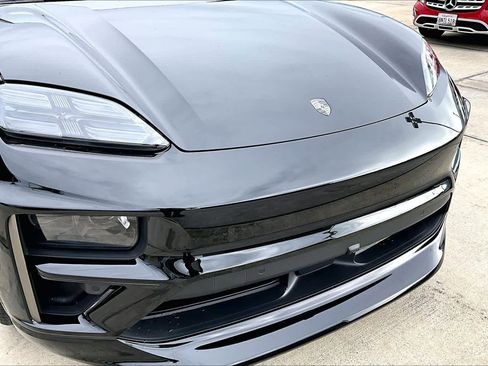 Used 2025 Porsche Macan Turbo Electric image 29