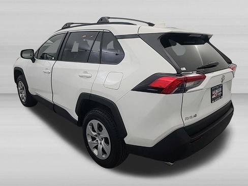 Used 2021 Toyota RAV4 LE FWD image 7