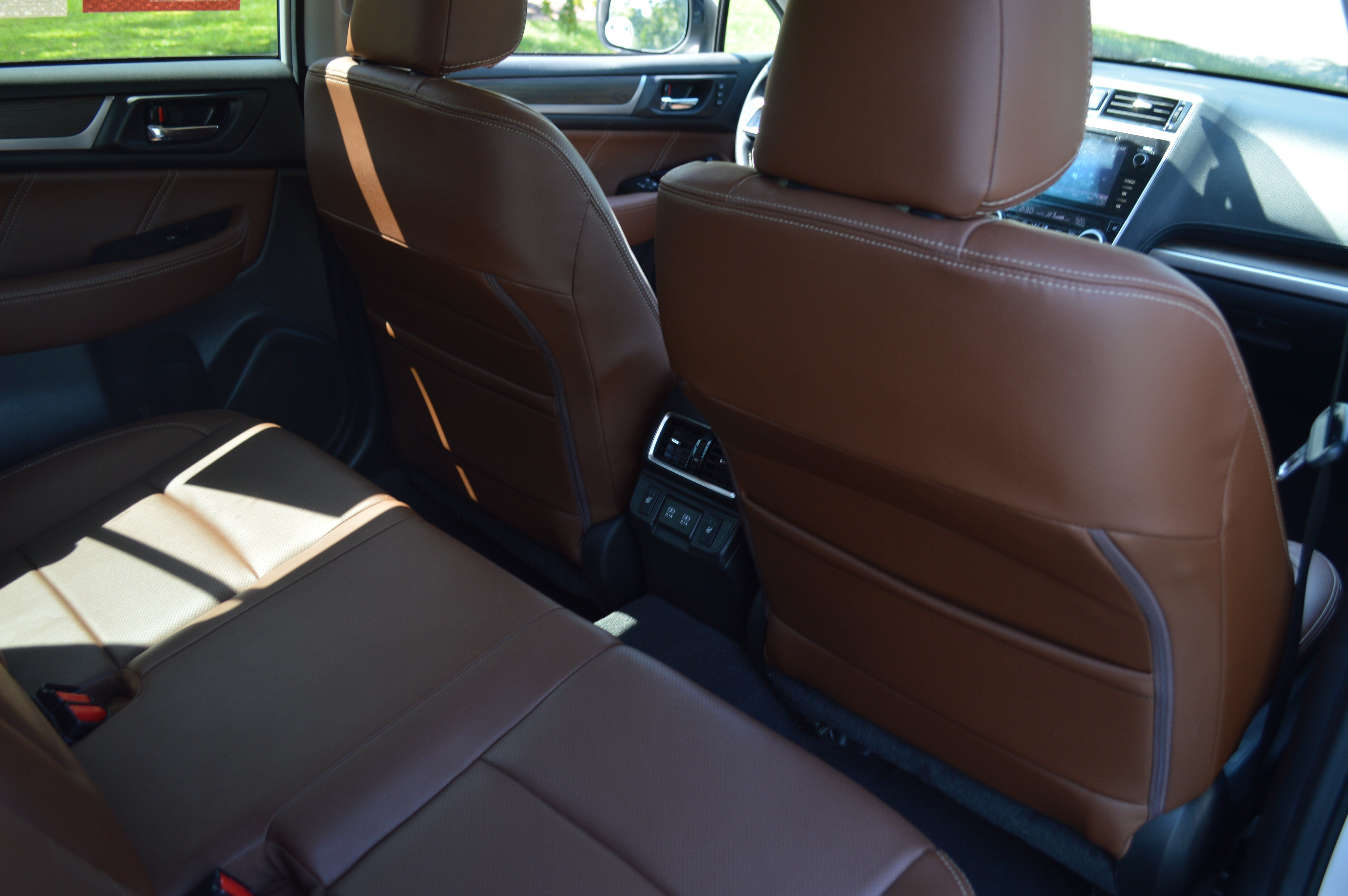 Used 2019 Subaru Outback 3.6R Touring w/ Popular Package #3A AWD/4WD image 34