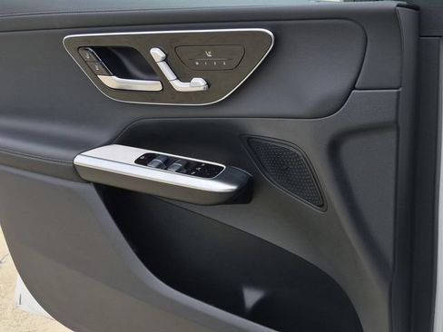 Certified 2025 Mercedes-Benz GLC 43 AMG 4MATIC image 17