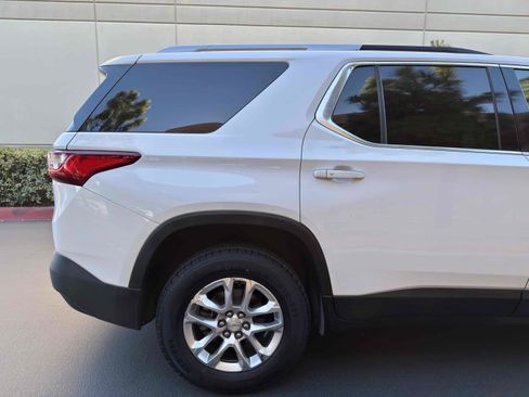 Used 2018 Chevrolet Traverse LT w/ LPO, Black Accent Package image 14
