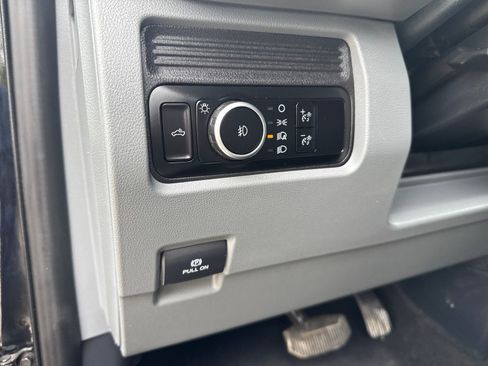 Used 2025 Ford F250 XLT AWD/4WD image 19